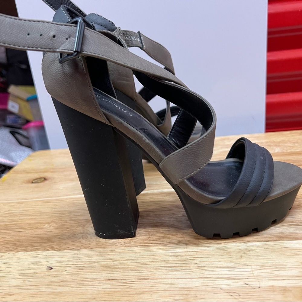 Call it Spring Sandals -size 7